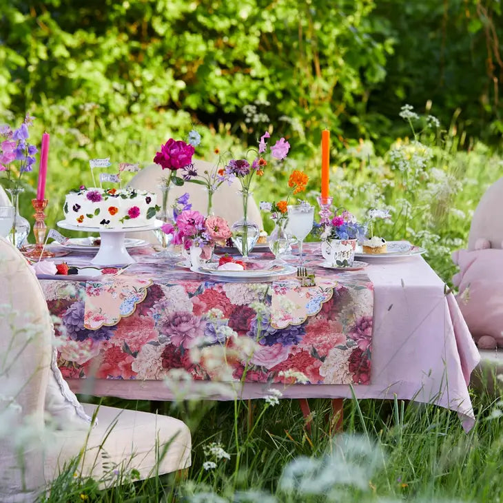 Truly Scrumptious Scalloped Floral Napkin